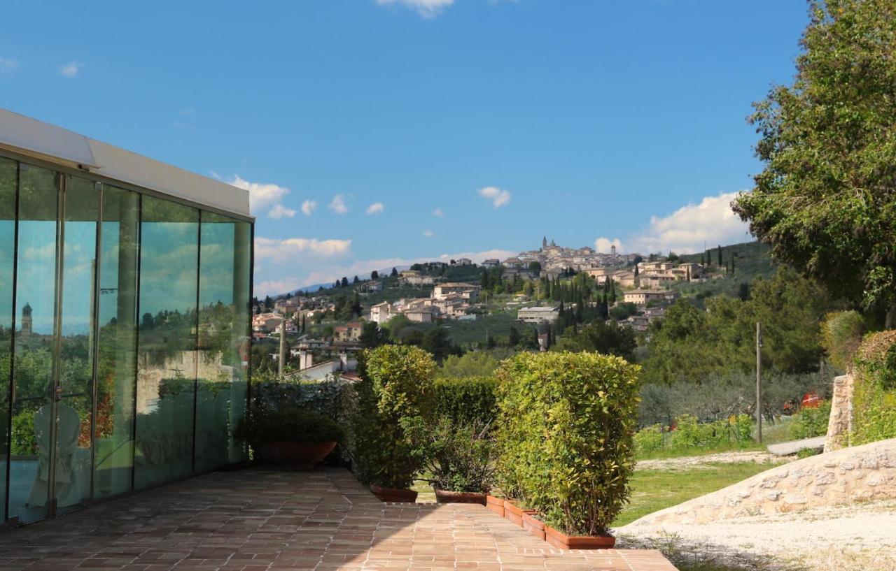 Corte Fratini Appartamenti Trevi Exteriér fotografie
