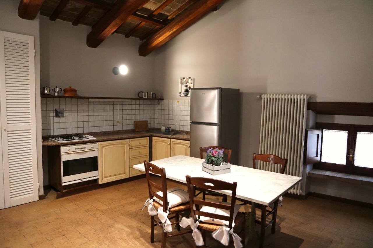 Corte Fratini Appartamenti Trevi Exteriér fotografie